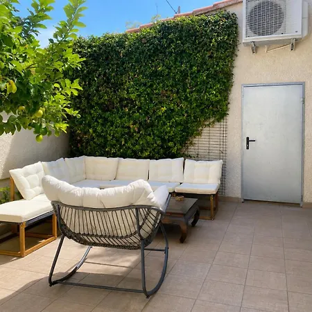 La Maison Du Citronnier Est Climatisée Avec Garage à 5 Min à Pied Des Grands Buffets Et 10 Min Des Halles Casa vacanze